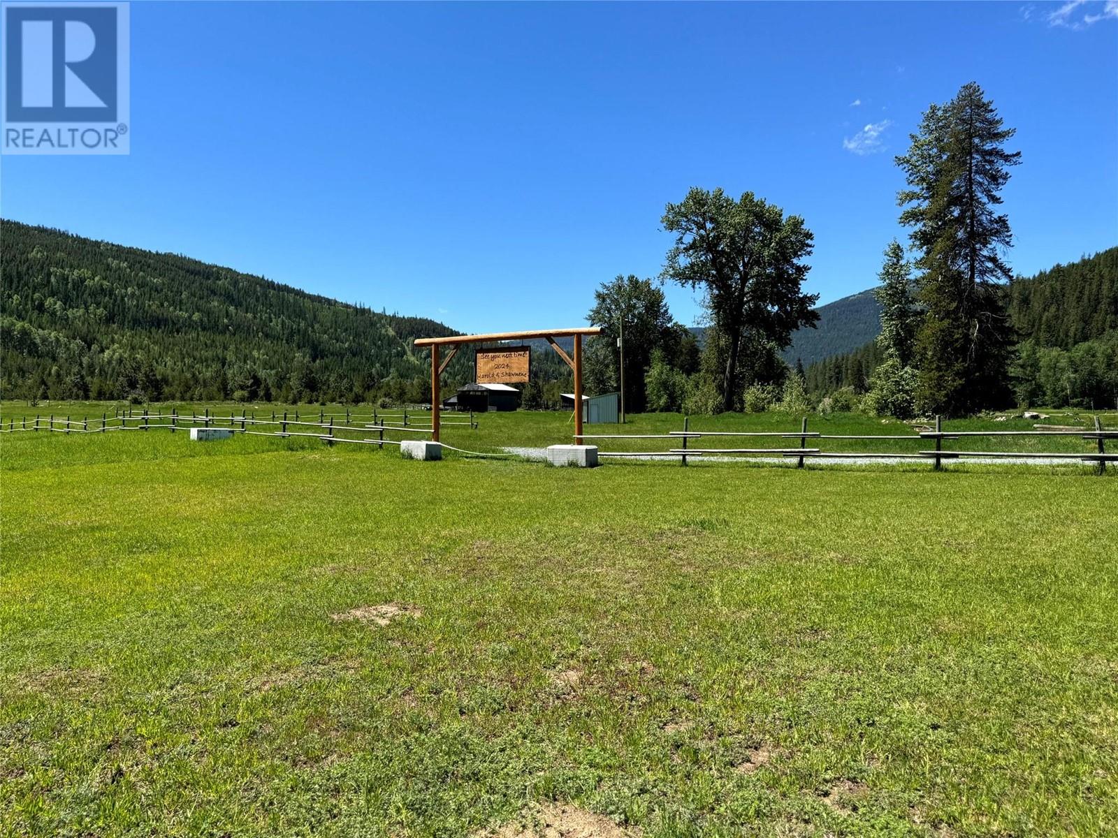 8623 3/95 Highway, Yahk, British Columbia  V0B 2P0 - Photo 39 - 10350306