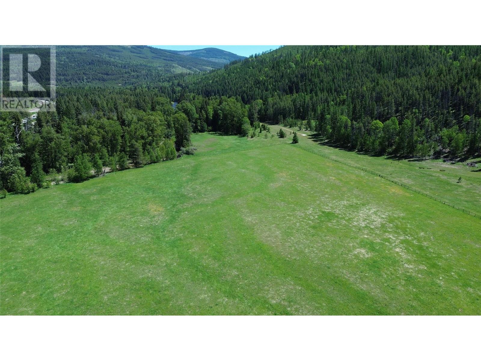 8623 3/95 Highway, Yahk, British Columbia  V0B 2P0 - Photo 4 - 10350306