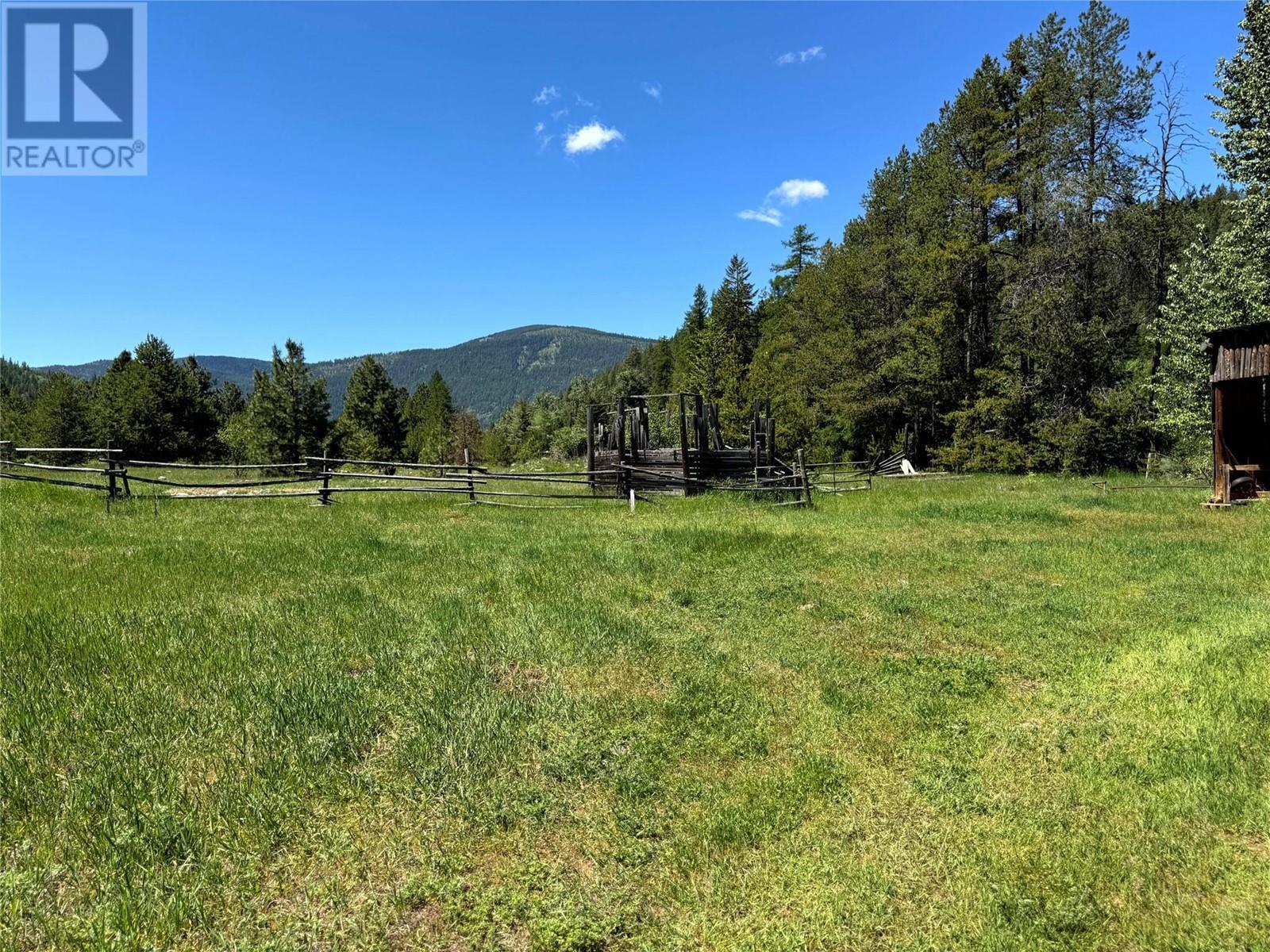 8623 3/95 Highway, Yahk, British Columbia  V0B 2P0 - Photo 45 - 10350306