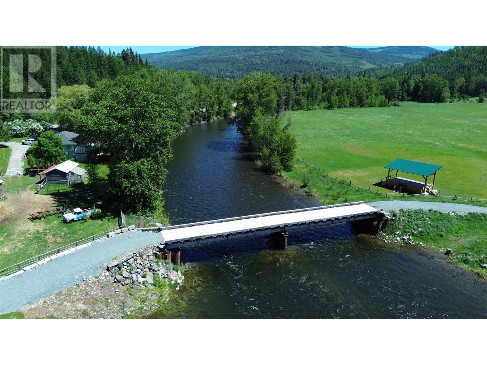 8623 3/95 Highway, Yahk, British Columbia  V0B 2P0 - Photo 7 - 10350306