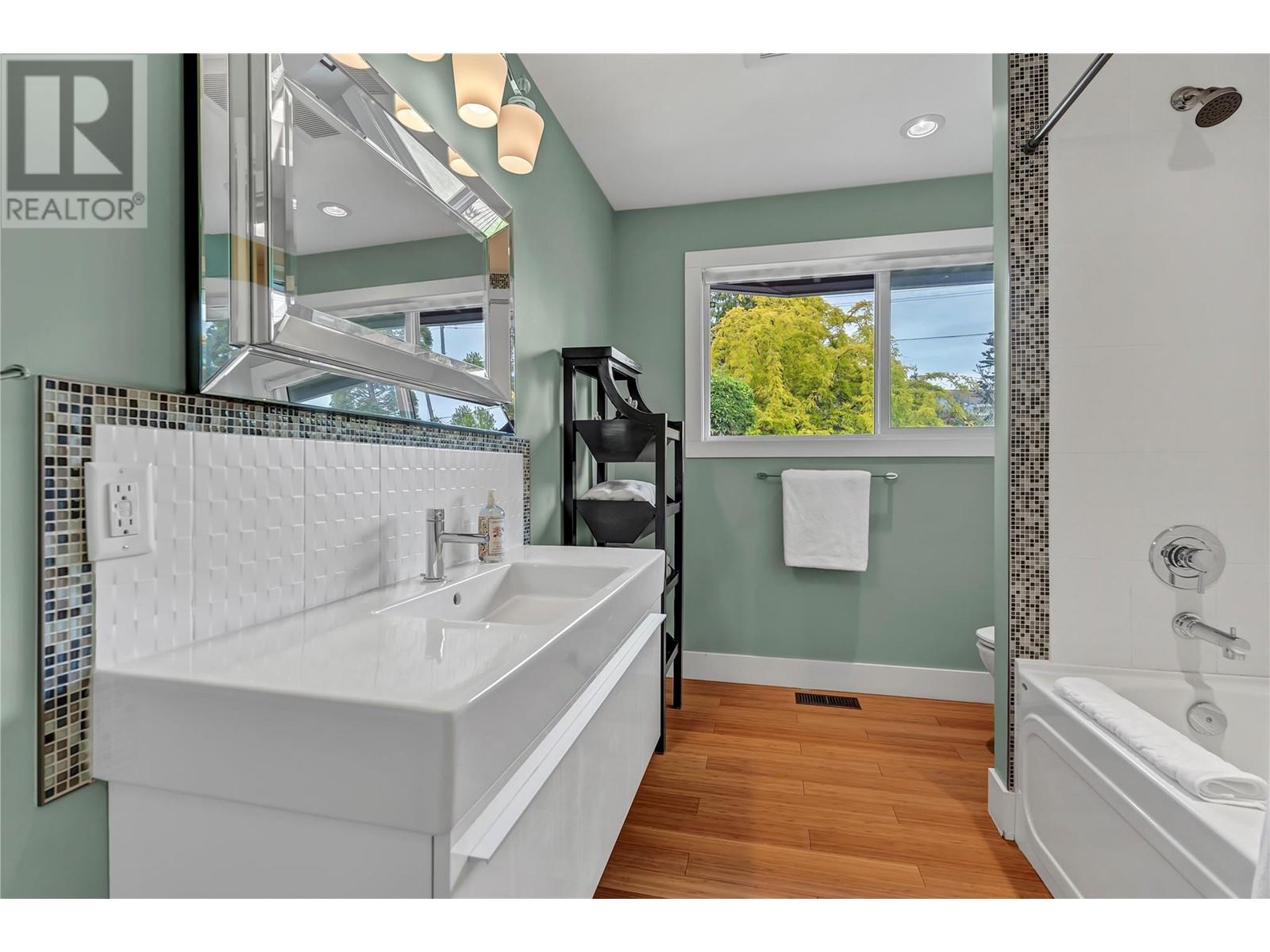 950 Creekside Road, Penticton, British Columbia  V2A 2C4 - Photo 23 - 10350360