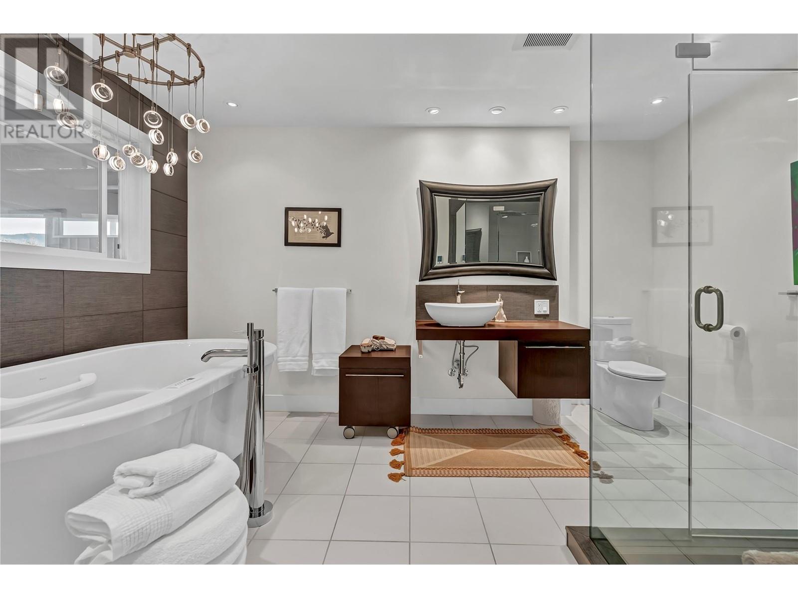 950 Creekside Road, Penticton, British Columbia  V2A 2C4 - Photo 31 - 10350360