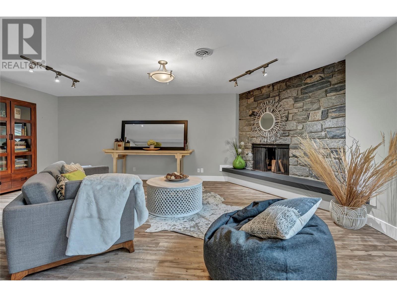 950 Creekside Road, Penticton, British Columbia  V2A 2C4 - Photo 37 - 10350360