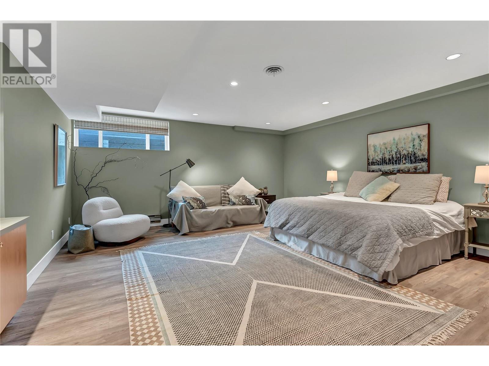 950 Creekside Road, Penticton, British Columbia  V2A 2C4 - Photo 39 - 10350360