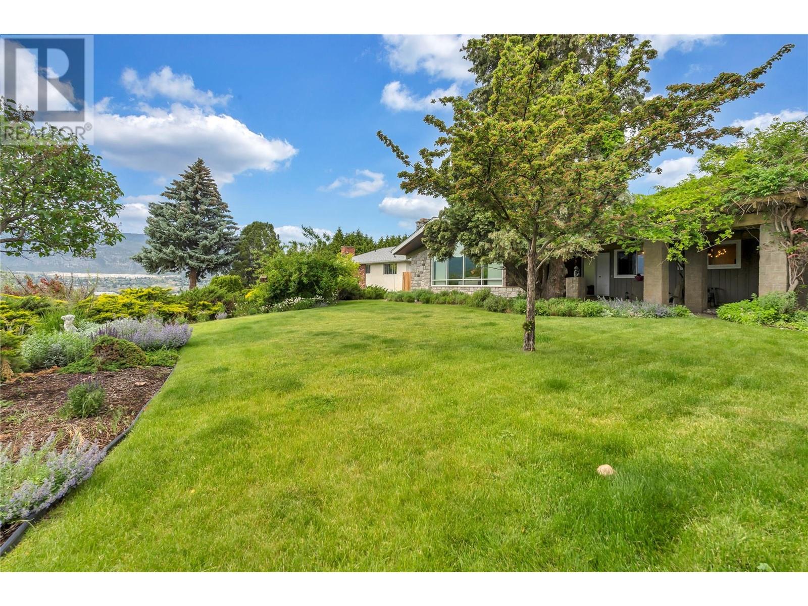 950 Creekside Road, Penticton, British Columbia  V2A 2C4 - Photo 48 - 10350360