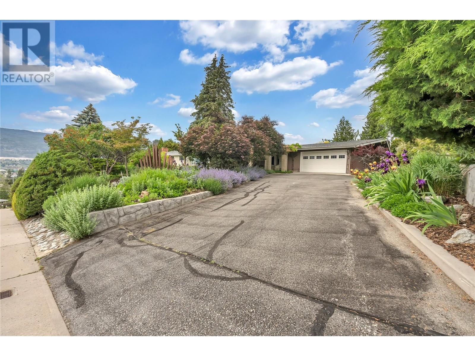 950 Creekside Road, Penticton, British Columbia  V2A 2C4 - Photo 51 - 10350360