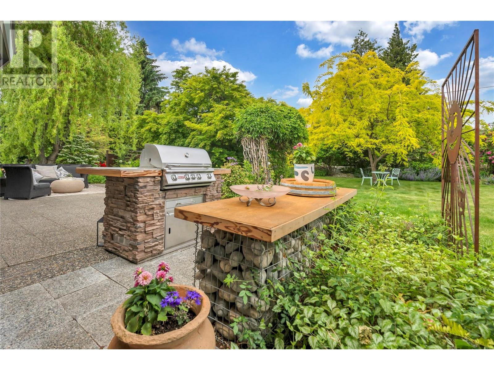 950 Creekside Road, Penticton, British Columbia  V2A 2C4 - Photo 58 - 10350360