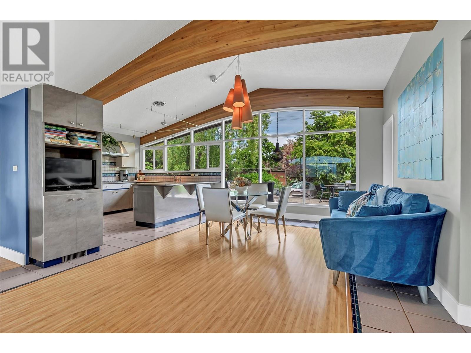 950 Creekside Road, Penticton, British Columbia  V2A 2C4 - Photo 7 - 10350360
