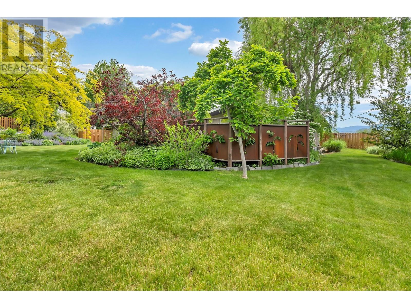 950 Creekside Road, Penticton, British Columbia  V2A 2C4 - Photo 71 - 10350360