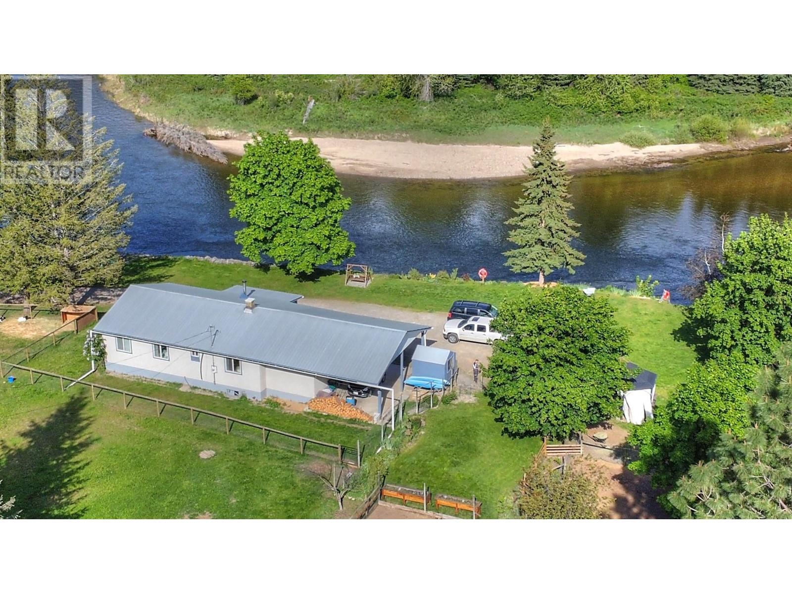 10000 North Fork Road, Grand Forks, British Columbia  V0H 1H8 - Photo 1 - 10350346