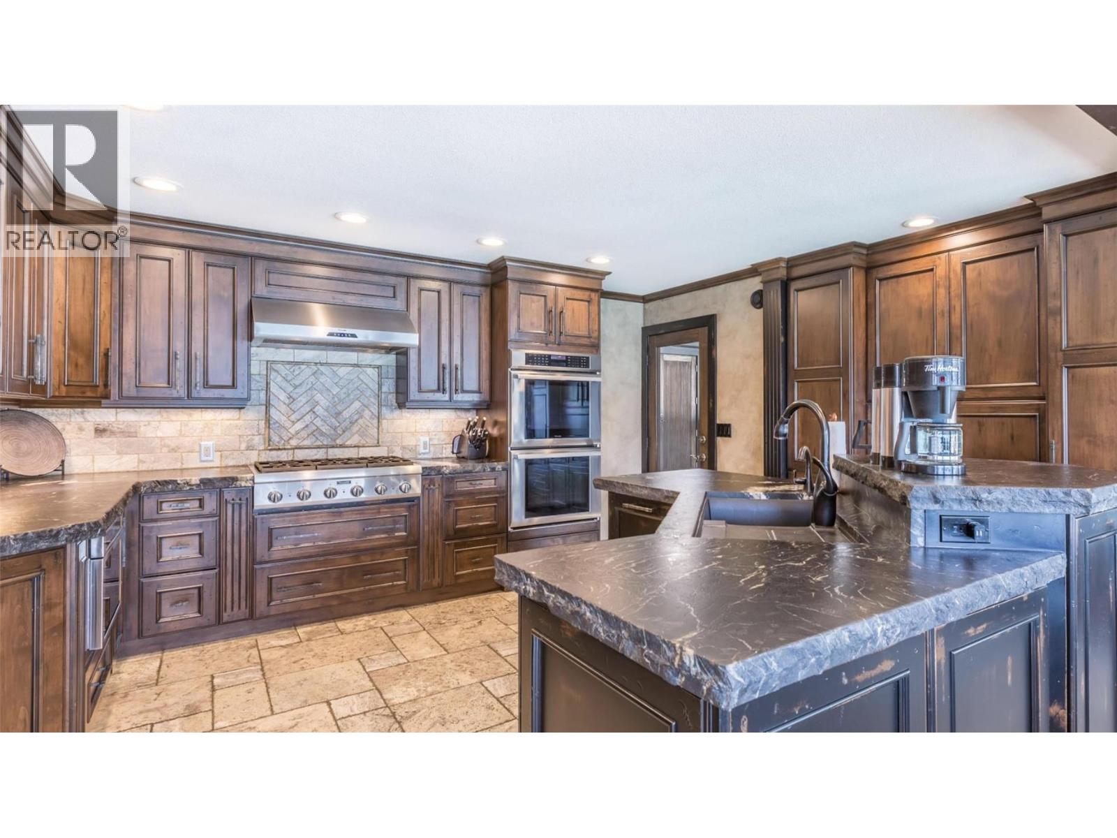 15010 & 15020 Tamarack Drive, Coldstream, British Columbia  V1B 2E1 - Photo 4 - 10348013