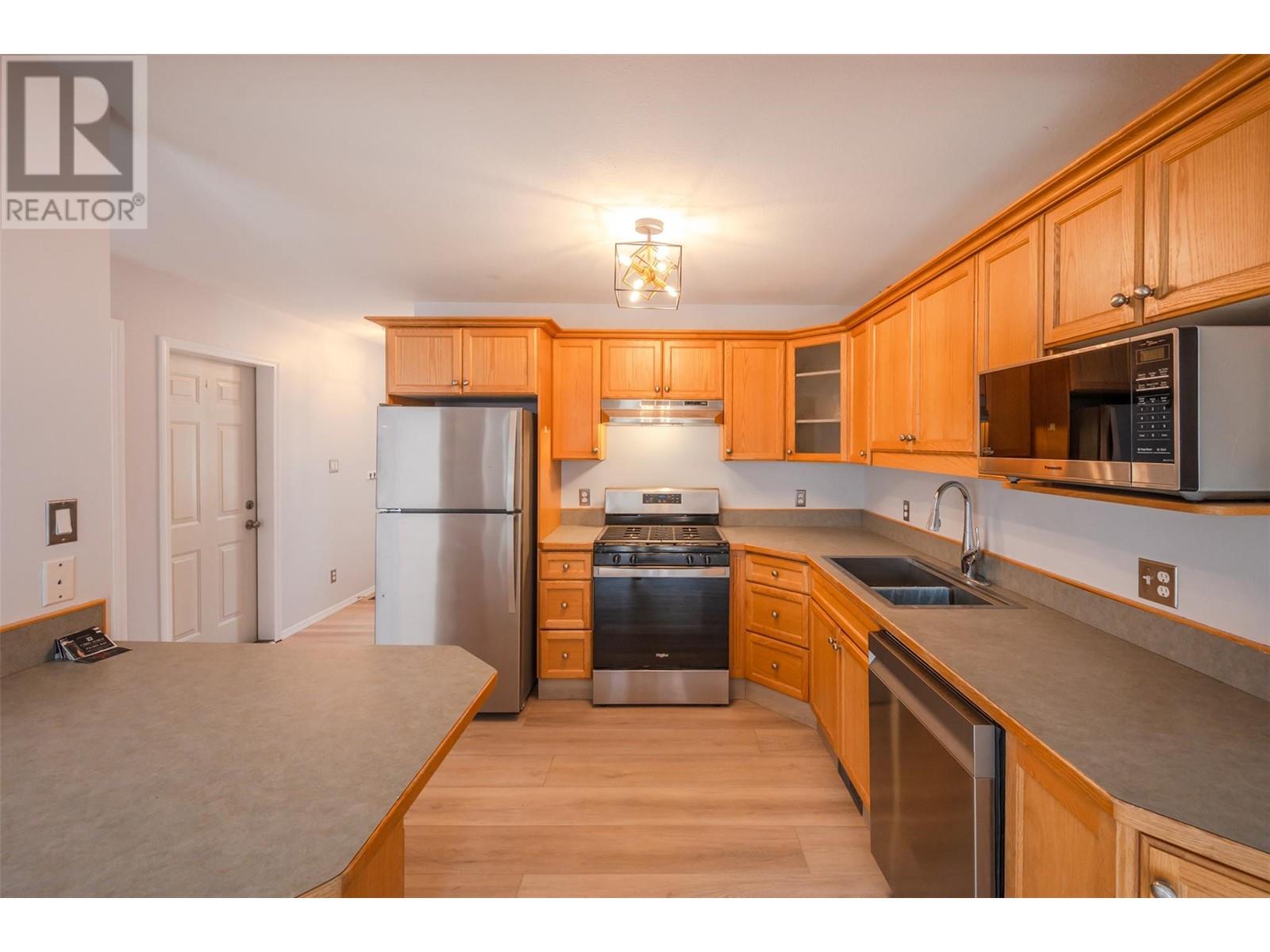 3462 South Main Street Unit# 10, Penticton, British Columbia  V2A 5J6 - Photo 11 - 10350553