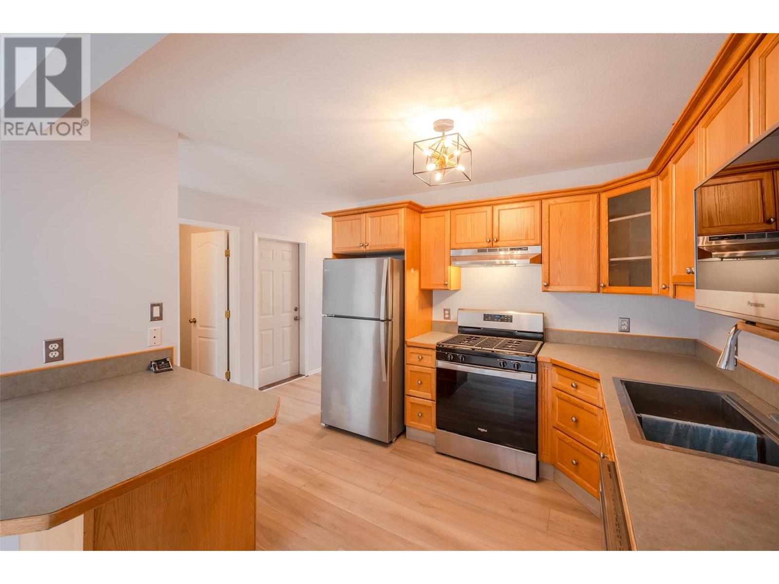 3462 South Main Street Unit# 10, Penticton, British Columbia  V2A 5J6 - Photo 13 - 10350553