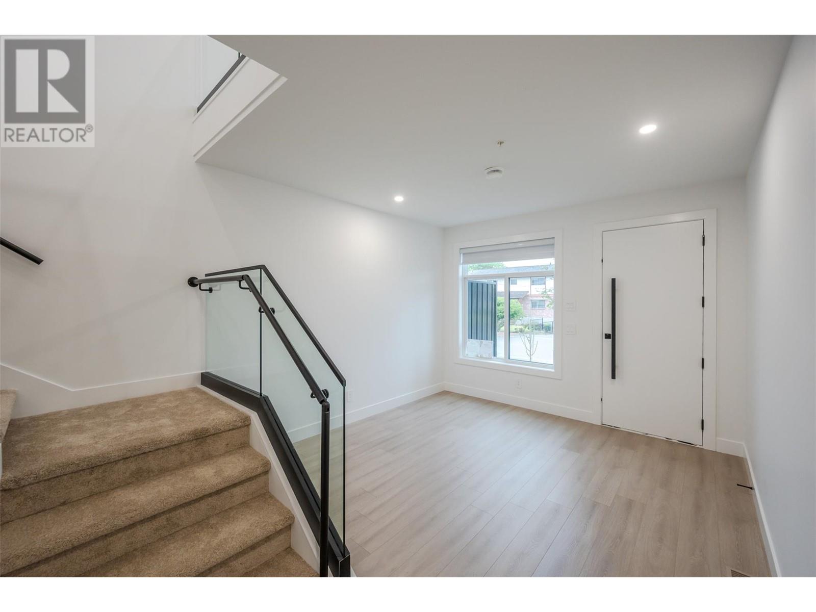 60 Roy Avenue Unit# 103, Penticton, British Columbia  V2A 3M7 - Photo 2 - 10350649