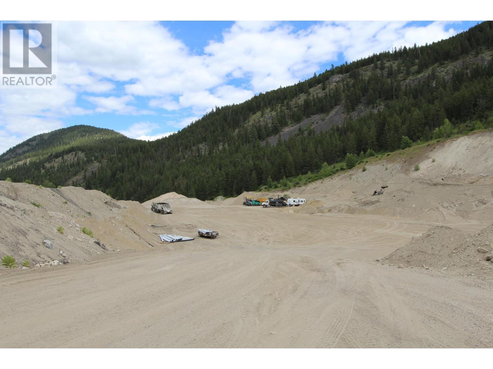 5031 Willow Road, Kamloops, British Columbia  V0E 2P0 - Photo 1 - 10350442