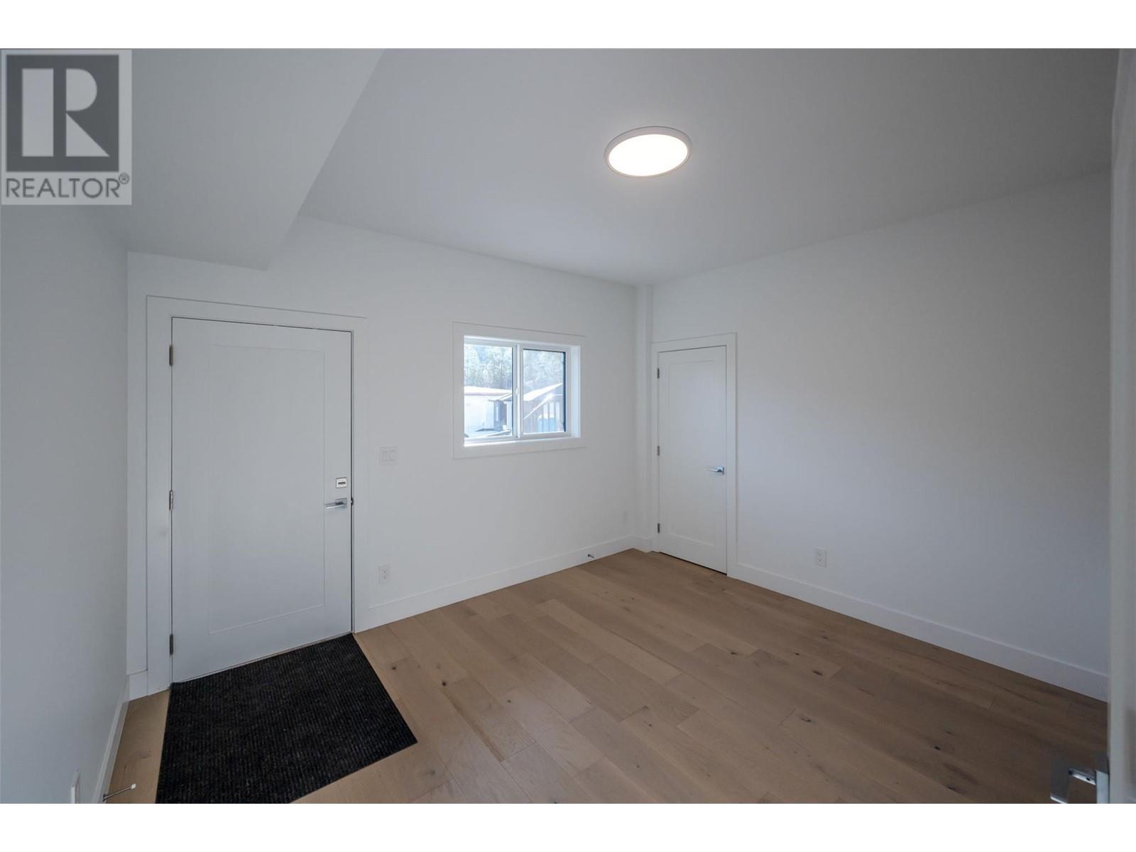 3271 Evergreen Drive, Penticton, British Columbia  V2A 9A9 - Photo 35 - 10350434
