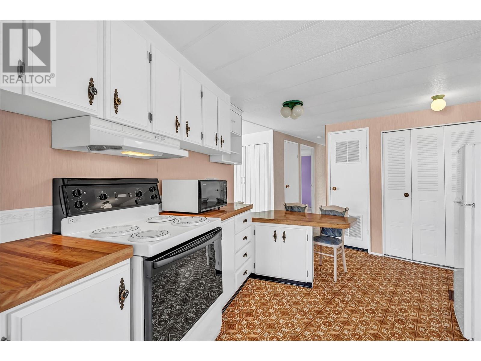 999 Burnaby Avenue Unit# 19, Penticton, British Columbia  V2A 1G7 - Photo 3 - 10350418