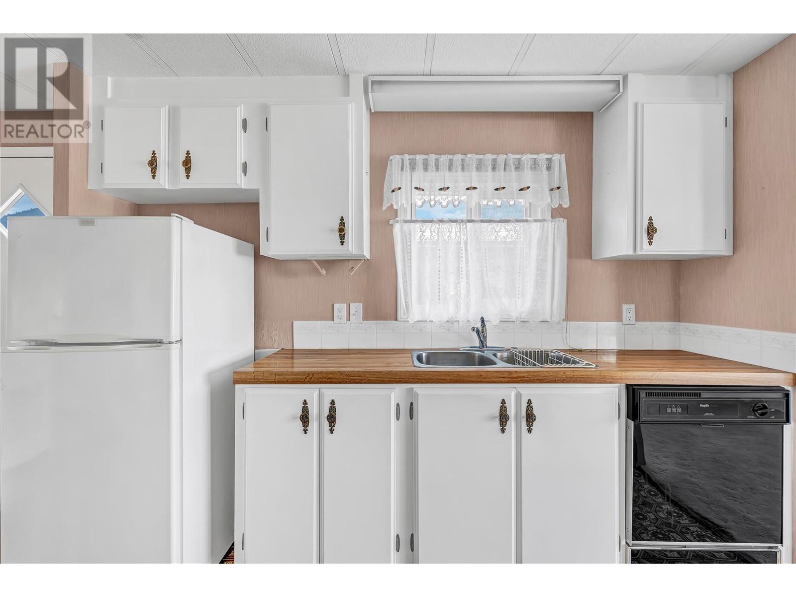 999 Burnaby Avenue Unit# 19, Penticton, British Columbia  V2A 1G7 - Photo 4 - 10350418
