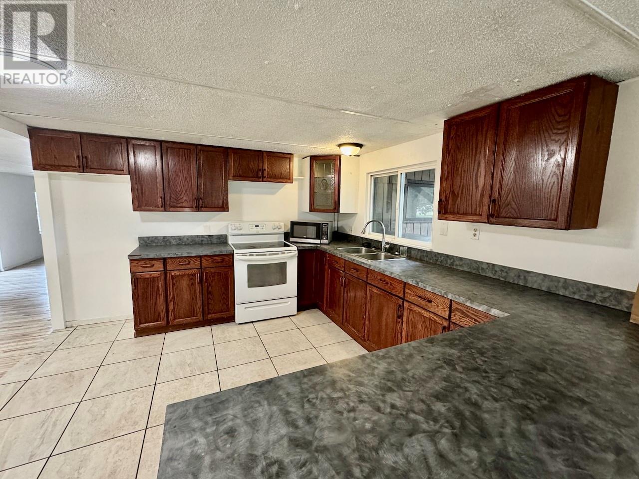 124 Road 10, Oliver, British Columbia  V0H 1T1 - Photo 10 - 10350358