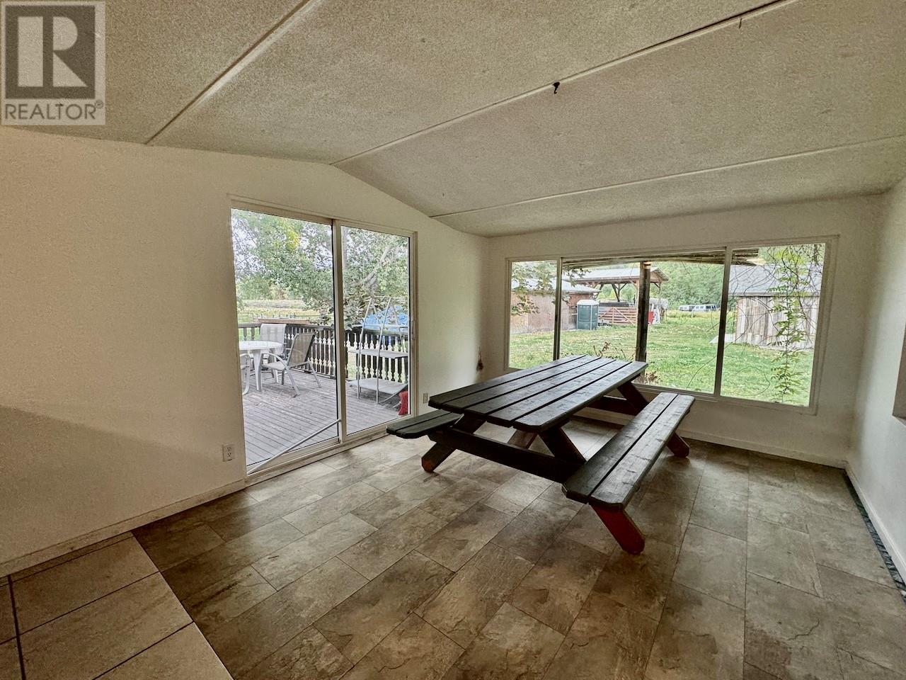 124 Road 10, Oliver, British Columbia  V0H 1T1 - Photo 12 - 10350358