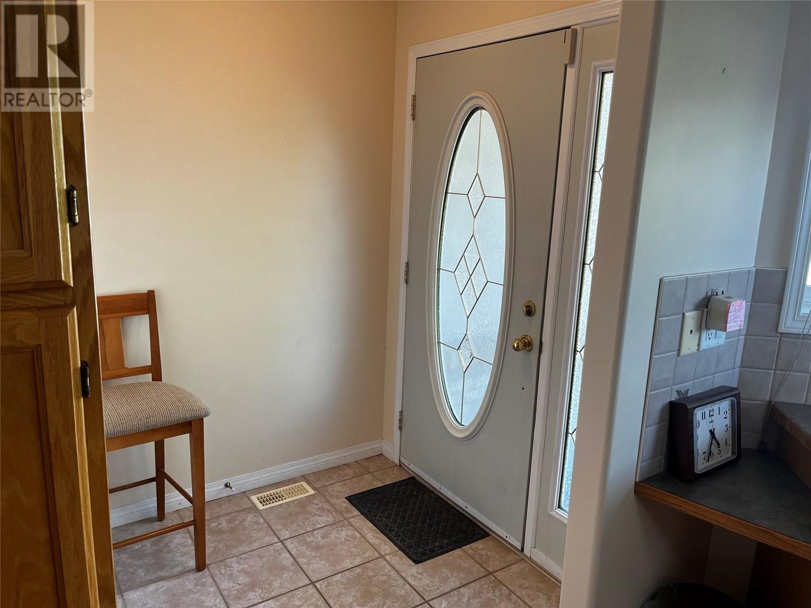 6108 Saint Martin Place, Oliver, British Columbia  V0H 1T0 - Photo 2 - 10350517