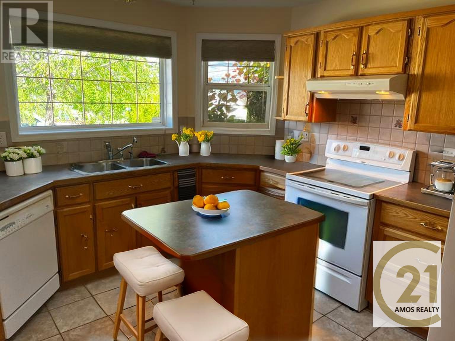 6108 Saint Martin Place, Oliver, British Columbia  V0H 1T0 - Photo 4 - 10350517