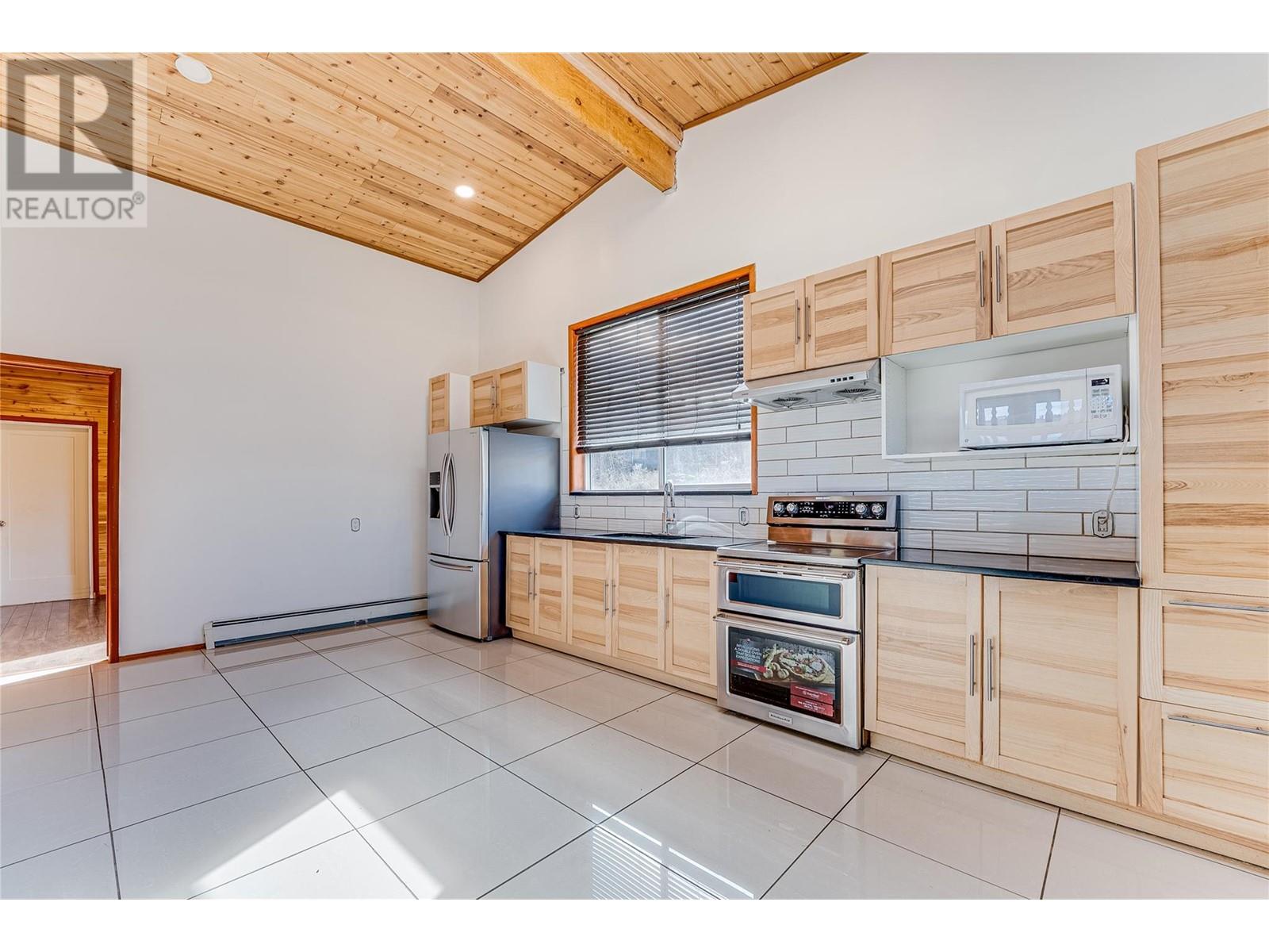 6650 Okanagan Avenue, Vernon, British Columbia  V1H 1M2 - Photo 20 - 10350747