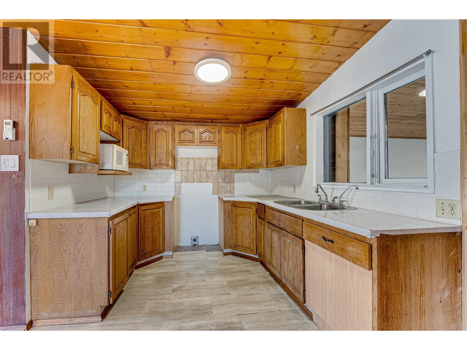 6650 Okanagan Avenue, Vernon, British Columbia  V1H 1M2 - Photo 28 - 10350747