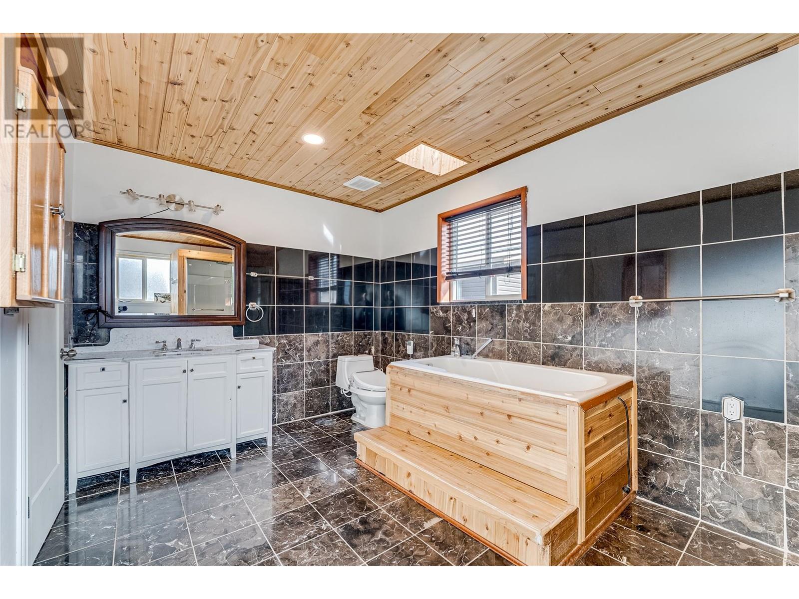 6650 Okanagan Avenue, Vernon, British Columbia  V1H 1M2 - Photo 25 - 10350740