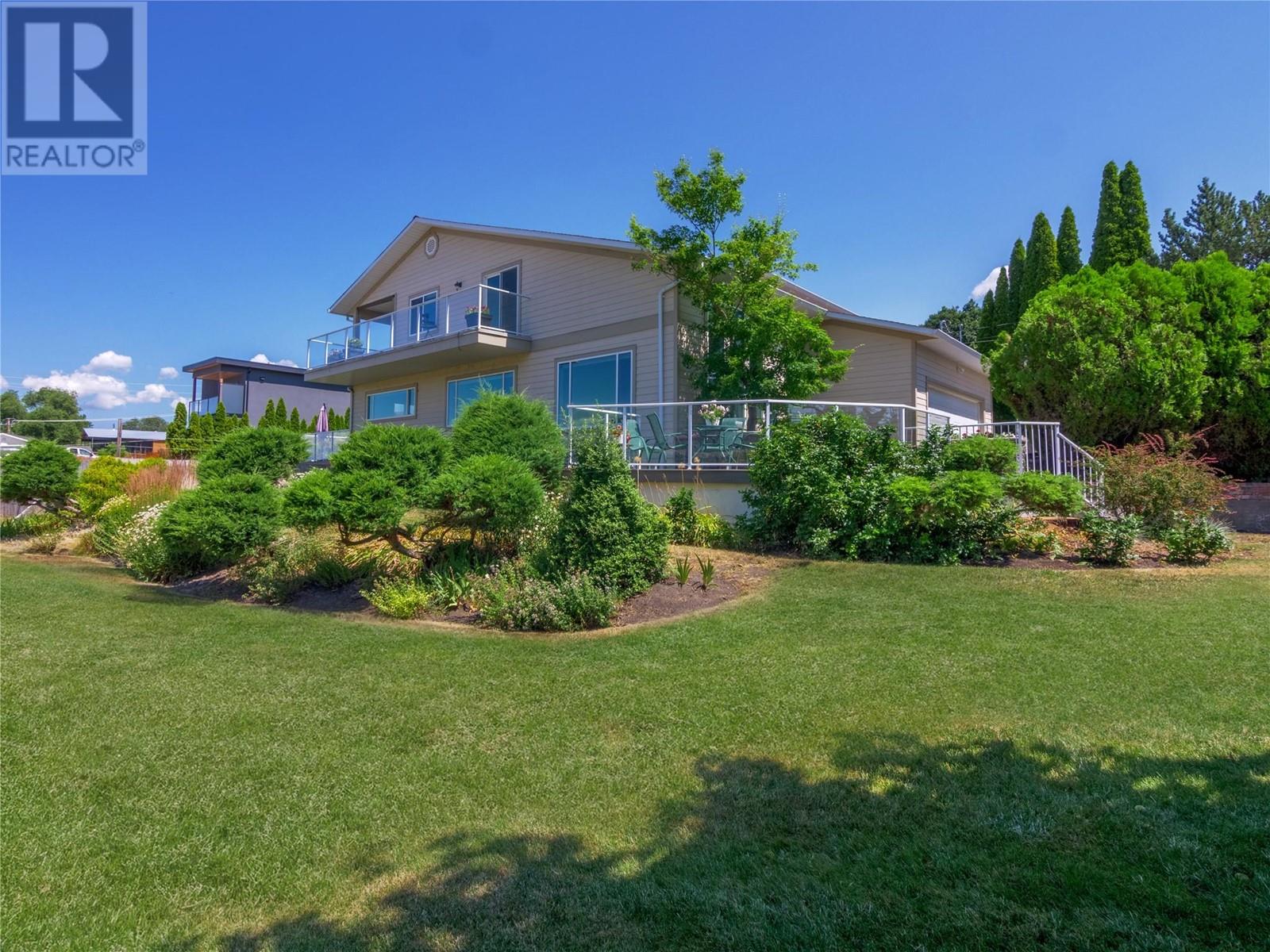 501 Nanaimo Avenue E, Penticton, British Columbia  V2A 1M8 - Photo 1 - 10350728
