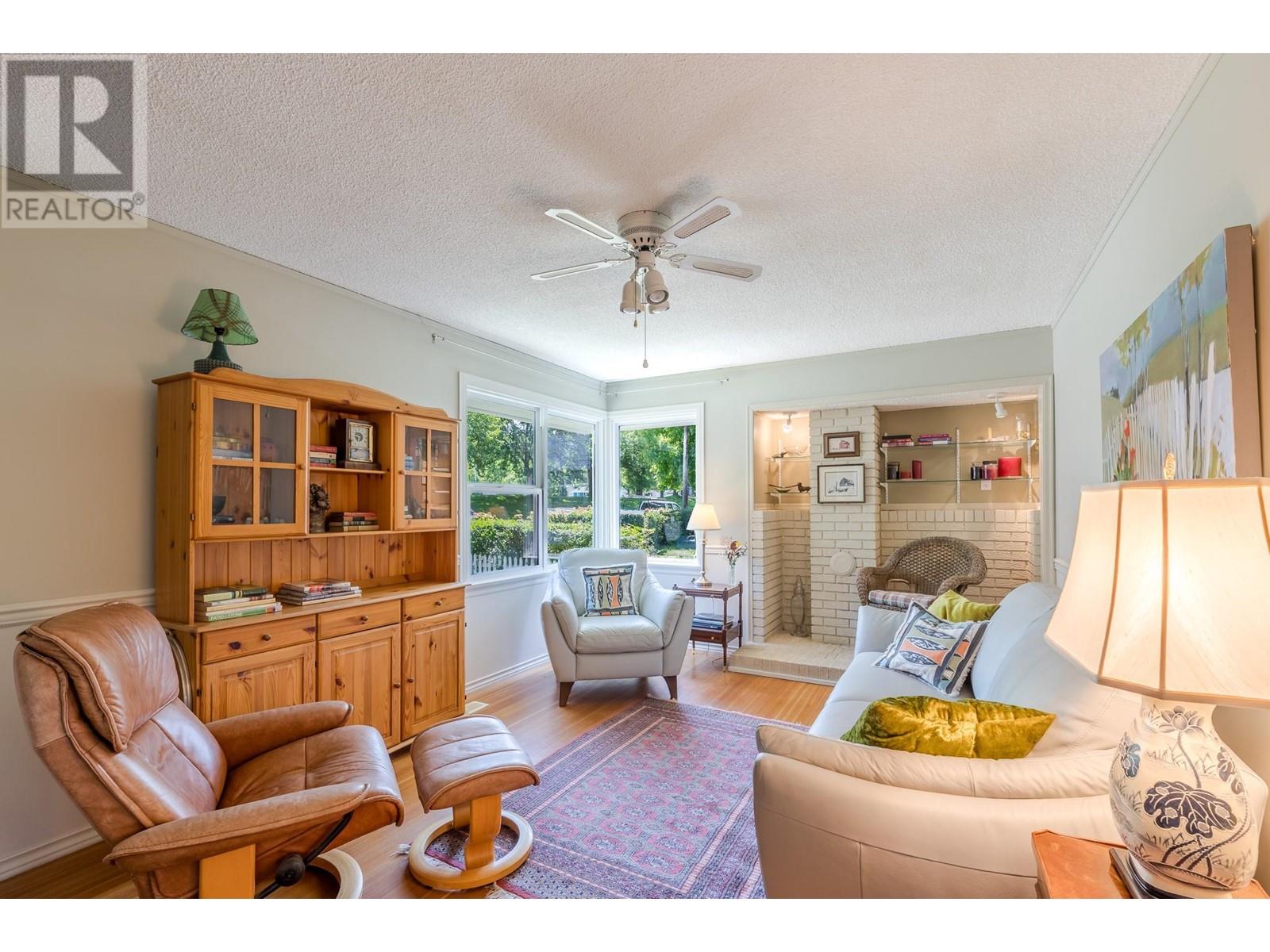 1117 Kensington Street, Penticton, British Columbia  V2A 4N2 - Photo 5 - 10350557