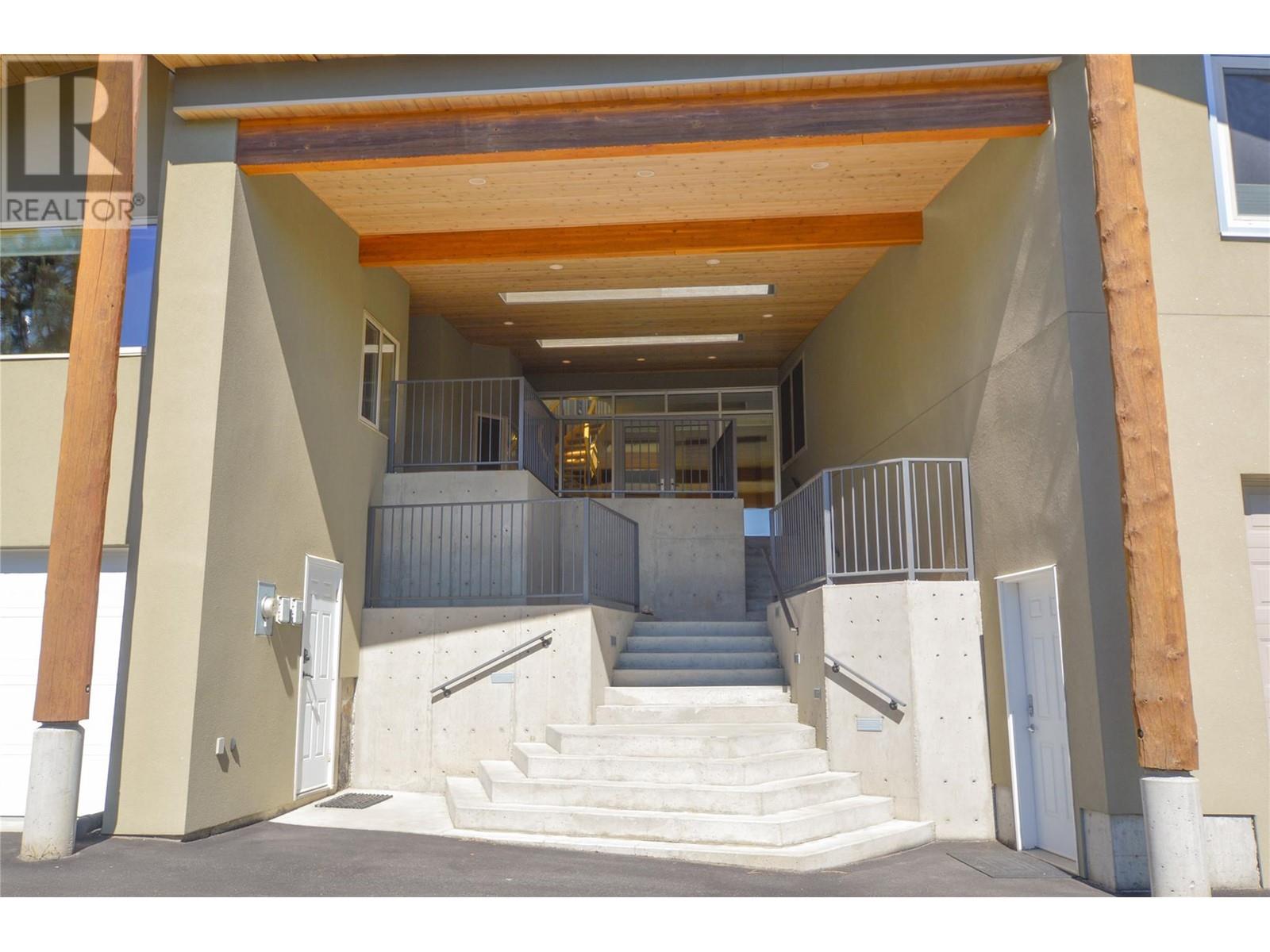 12015 Trayler Place, Summerland, British Columbia  V0H 1Z7 - Photo 10 - 10350950