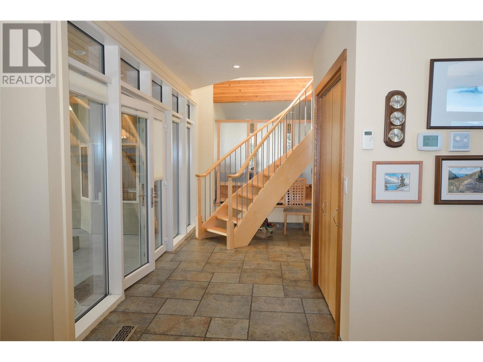 12015 Trayler Place, Summerland, British Columbia  V0H 1Z7 - Photo 11 - 10350950