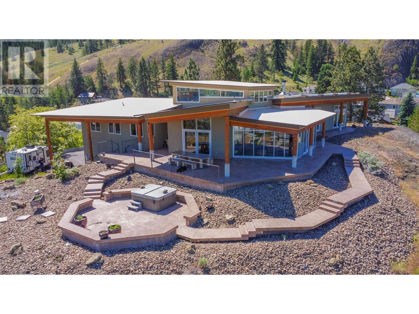12015 Trayler Place, Summerland, British Columbia  V0H 1Z7 - Photo 3 - 10350950