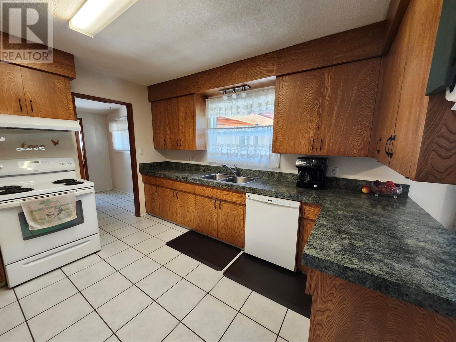 6453 Park Drive, Oliver, British Columbia  V0H 1T3 - Photo 8 - 10350952