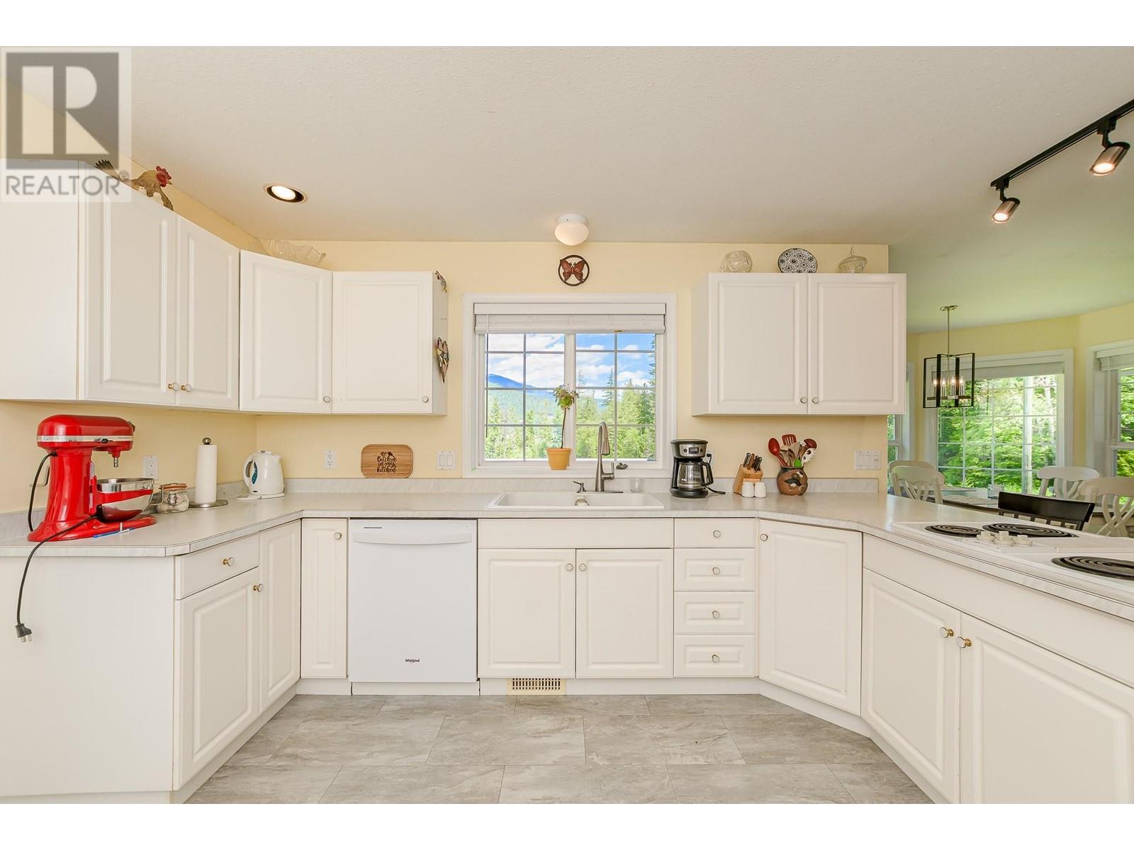 4340 Sederberg Road, Malakwa, British Columbia  V0E 2J0 - Photo 4 - 10349316