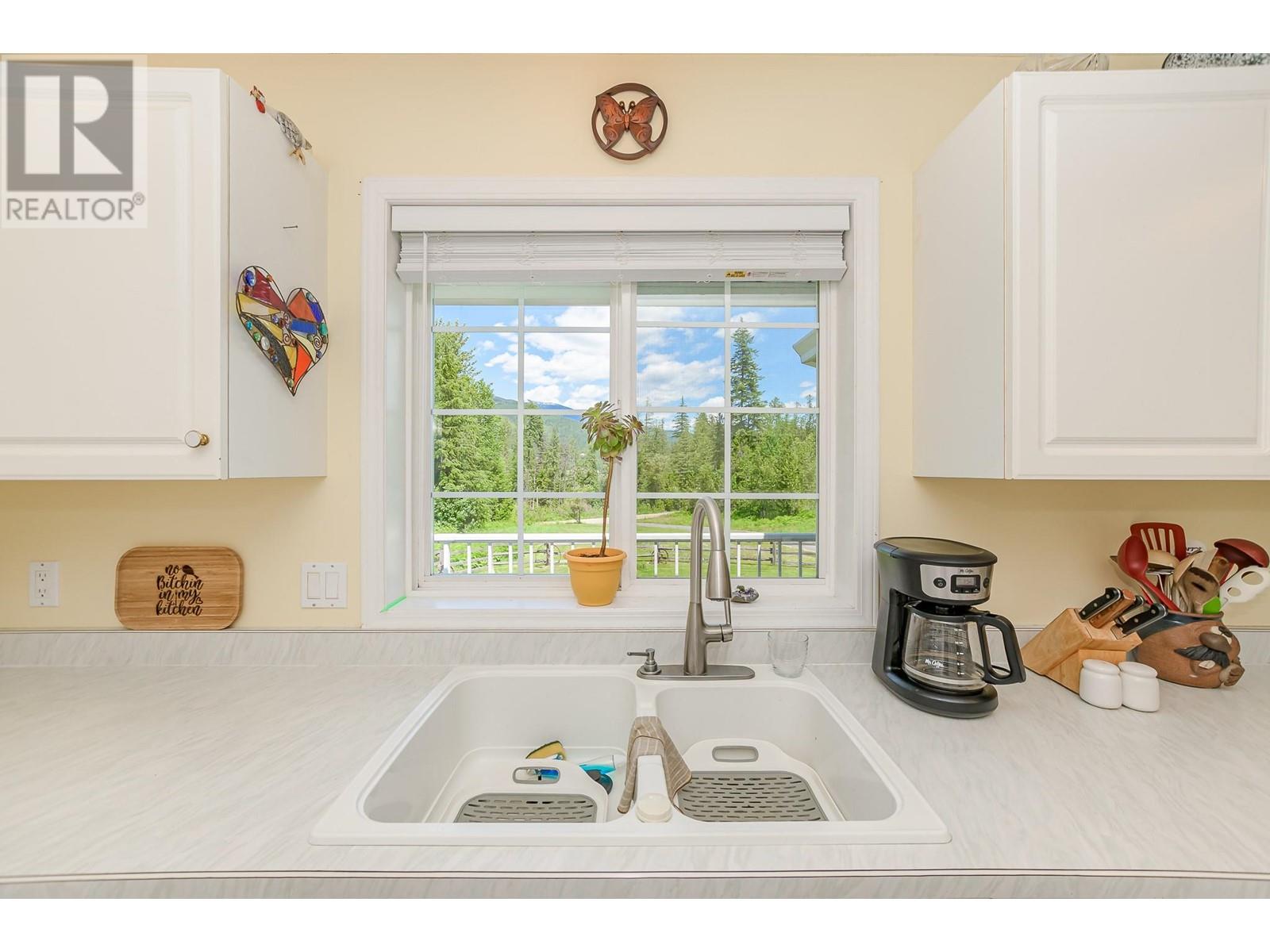 4340 Sederberg Road, Malakwa, British Columbia  V0E 2J0 - Photo 8 - 10349316