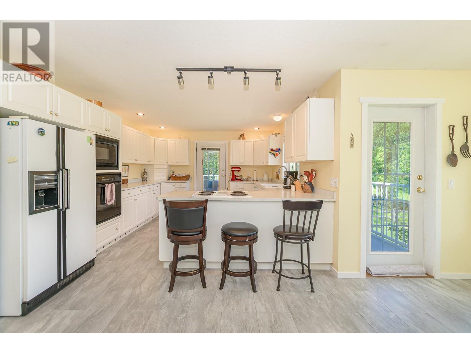 4340 Sederberg Road, Malakwa, British Columbia  V0E 2J0 - Photo 9 - 10349316