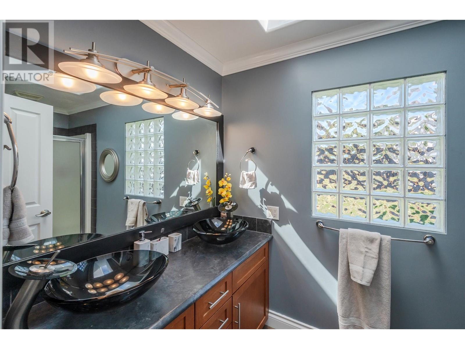 808 Vedette Drive, Penticton, British Columbia  V2A 8Y3 - Photo 6 - 10351018