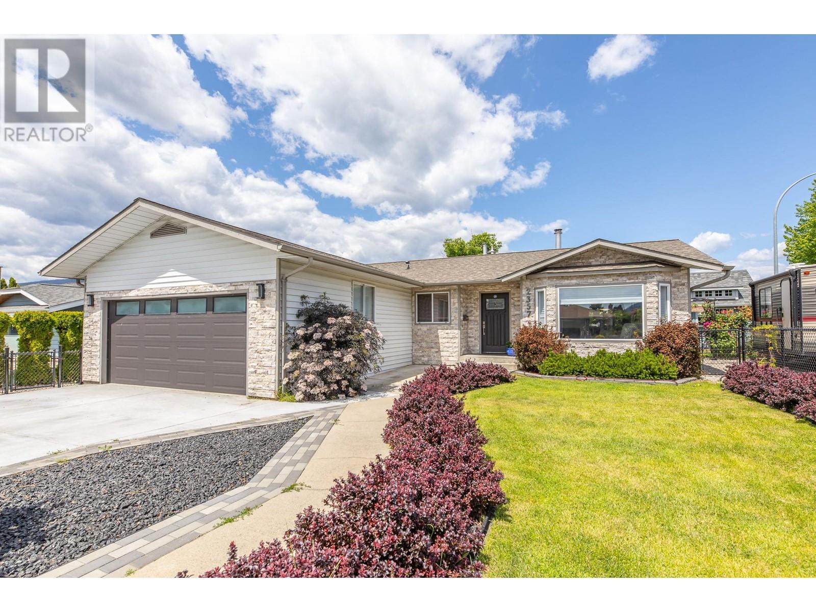 2357 Cornwall Drive, Penticton, British Columbia  V2A 7T1 - Photo 1 - 10350762