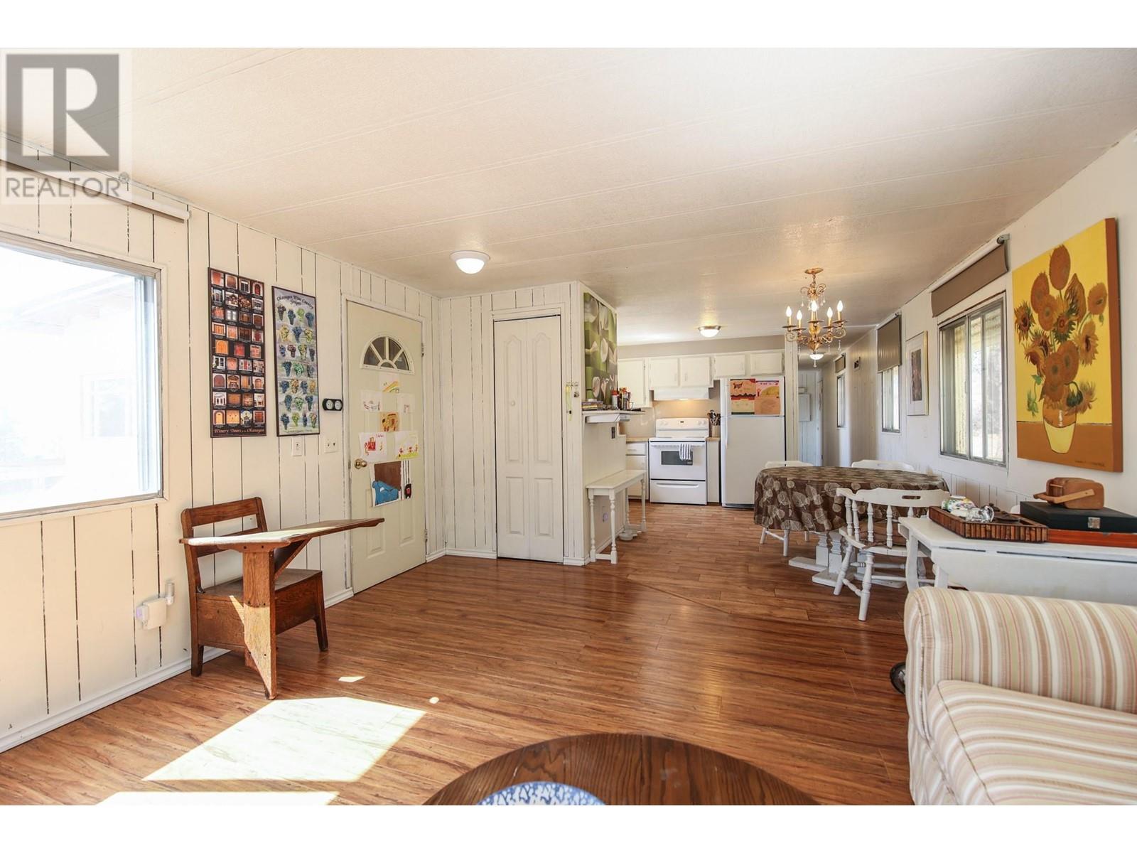 250 Longjoe Road, Osoyoos, British Columbia  V0H 1V6 - Photo 31 - 10350870