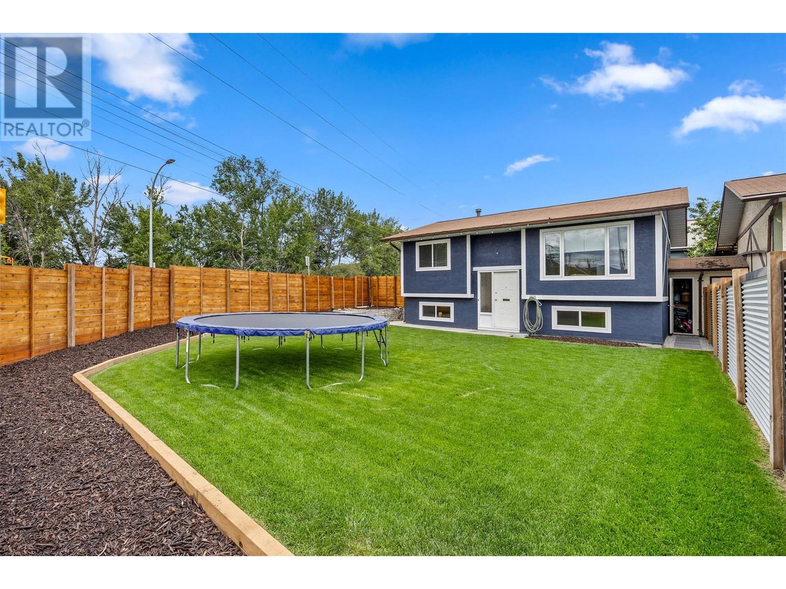 1700 Atkinson Street, Penticton, British Columbia  V2A 7M6 - Photo 1 - 10351093