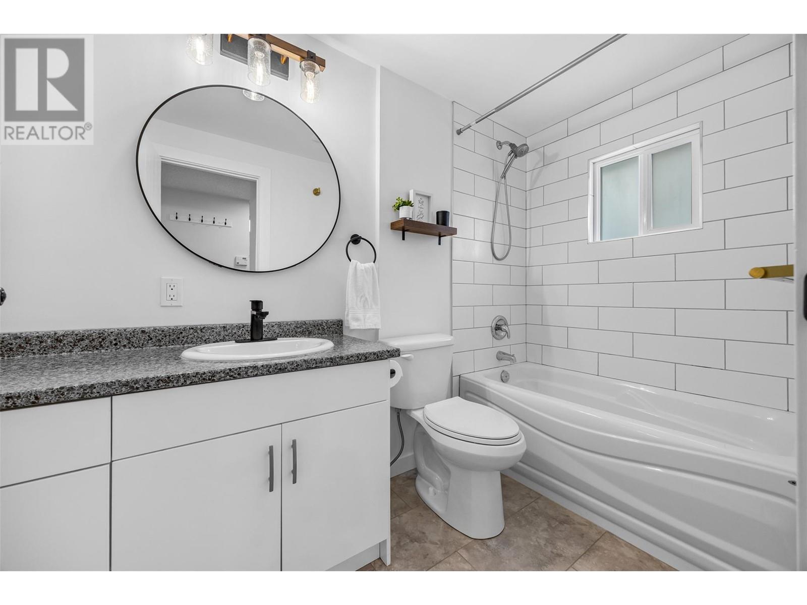 1700 Atkinson Street, Penticton, British Columbia  V2A 7M6 - Photo 5 - 10351093