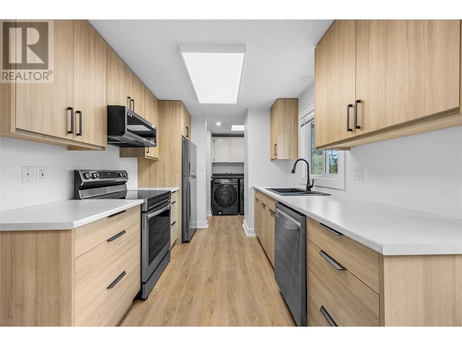 1700 Atkinson Street, Penticton, British Columbia  V2A 7M6 - Photo 7 - 10351093