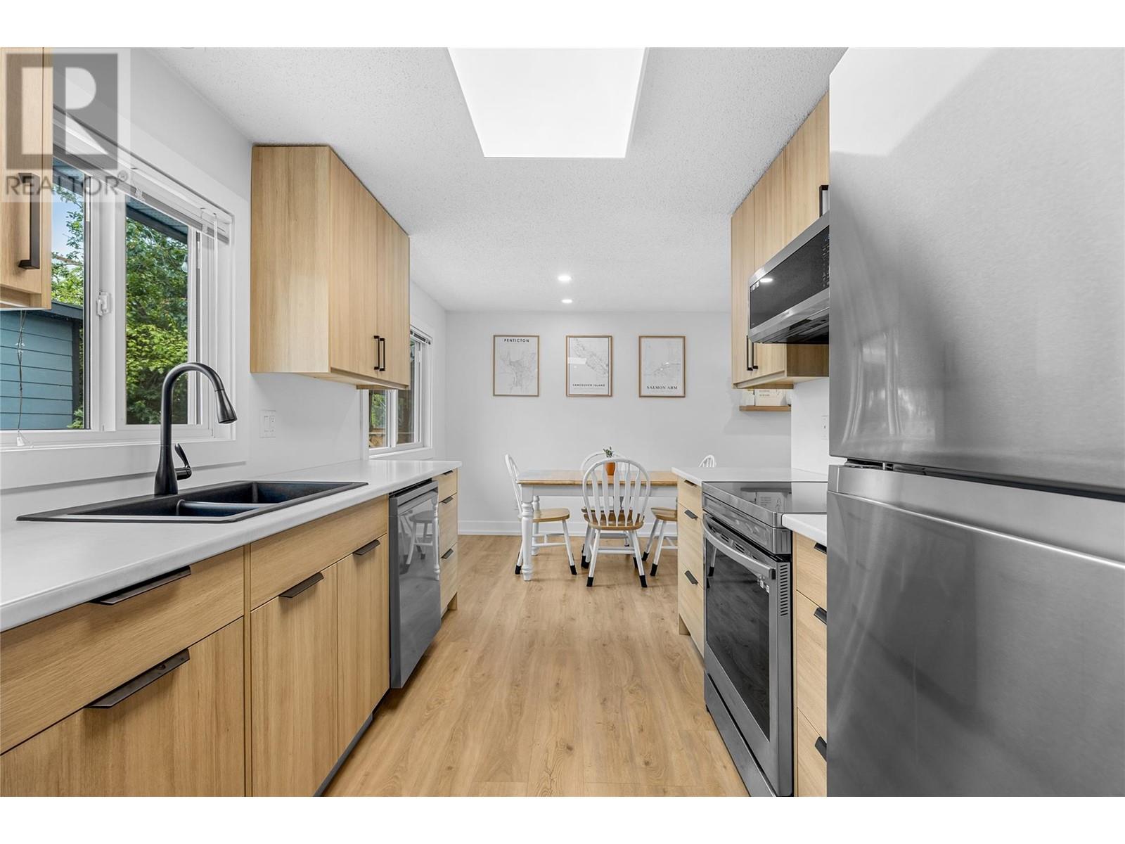 1700 Atkinson Street, Penticton, British Columbia  V2A 7M6 - Photo 8 - 10351093