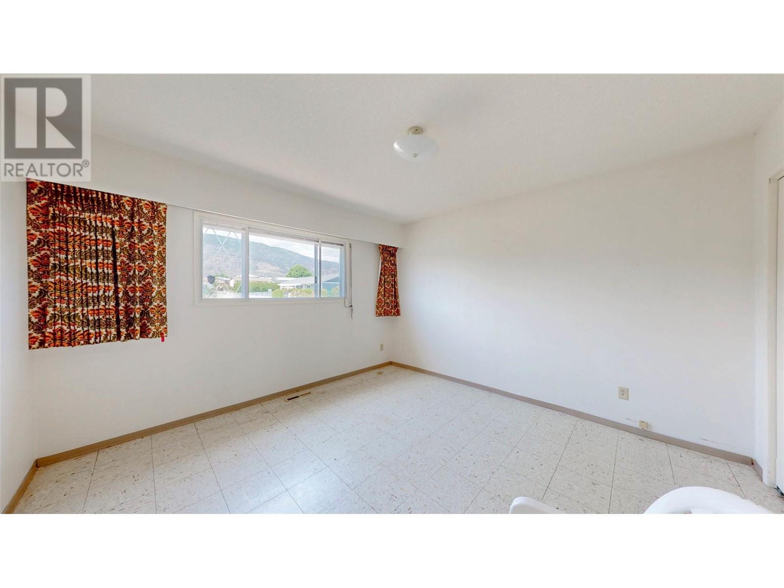 8405 87th Street, Osoyoos, British Columbia  V0H 1V2 - Photo 12 - 10349888