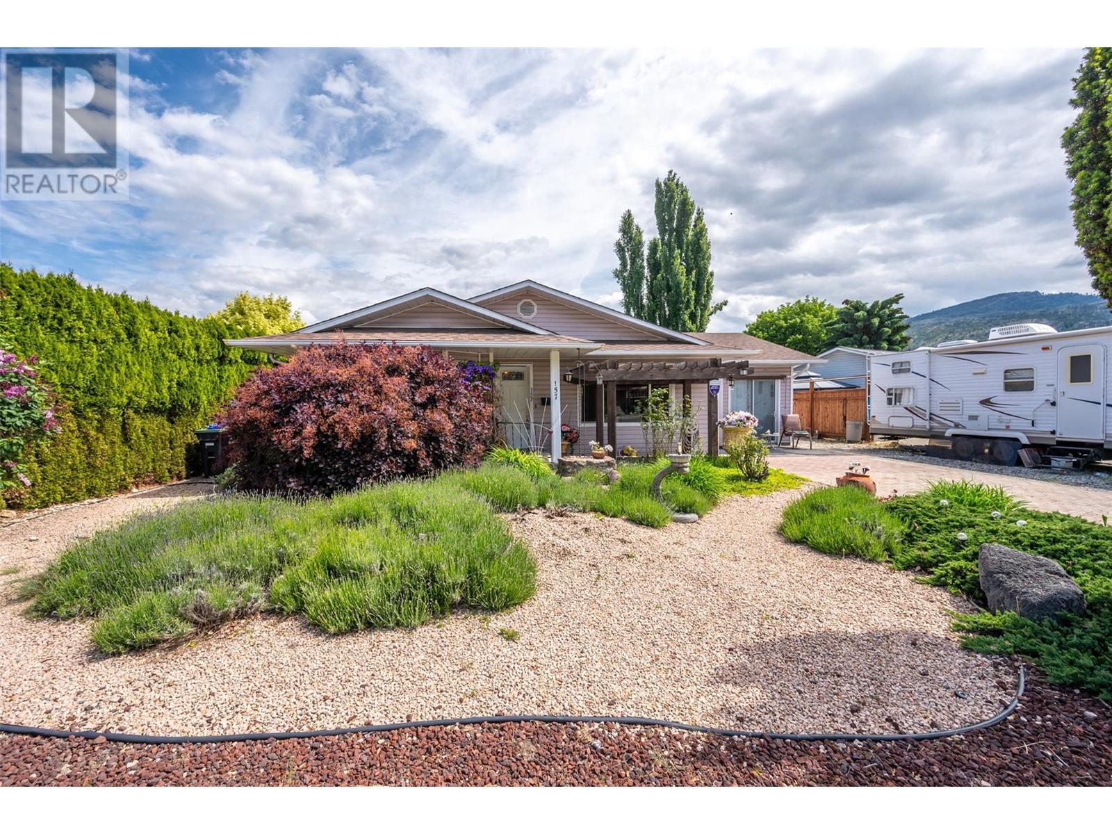 157 Ayres Crescent, Penticton, British Columbia  V2A 6R3 - Photo 3 - 10351180