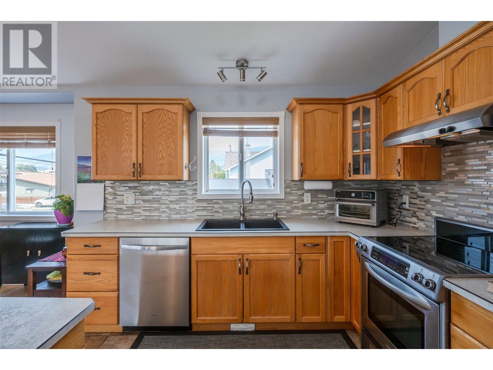 2002 Quebec Street Unit# 101, Penticton, British Columbia  V2A 6E3 - Photo 18 - 10351038