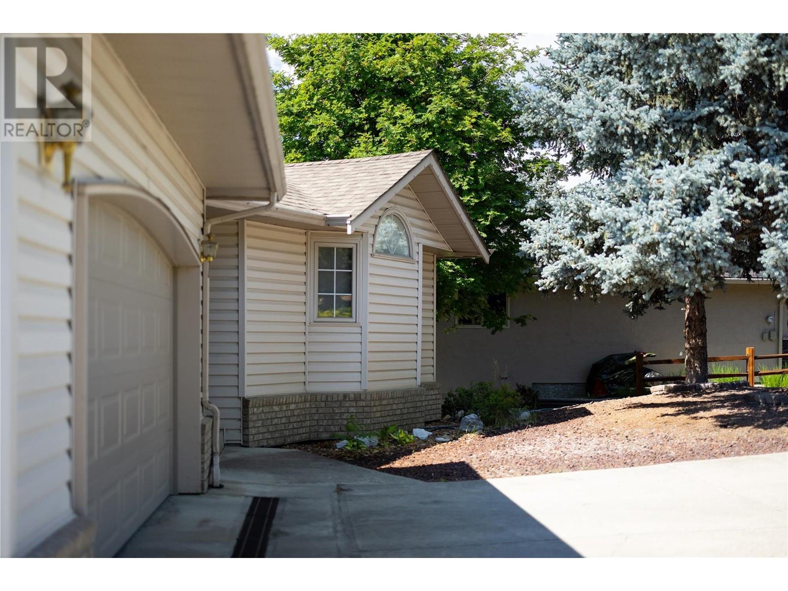 8827 Michael Drive, Coldstream, British Columbia  V1B 2P5 - Photo 22 - 10350974