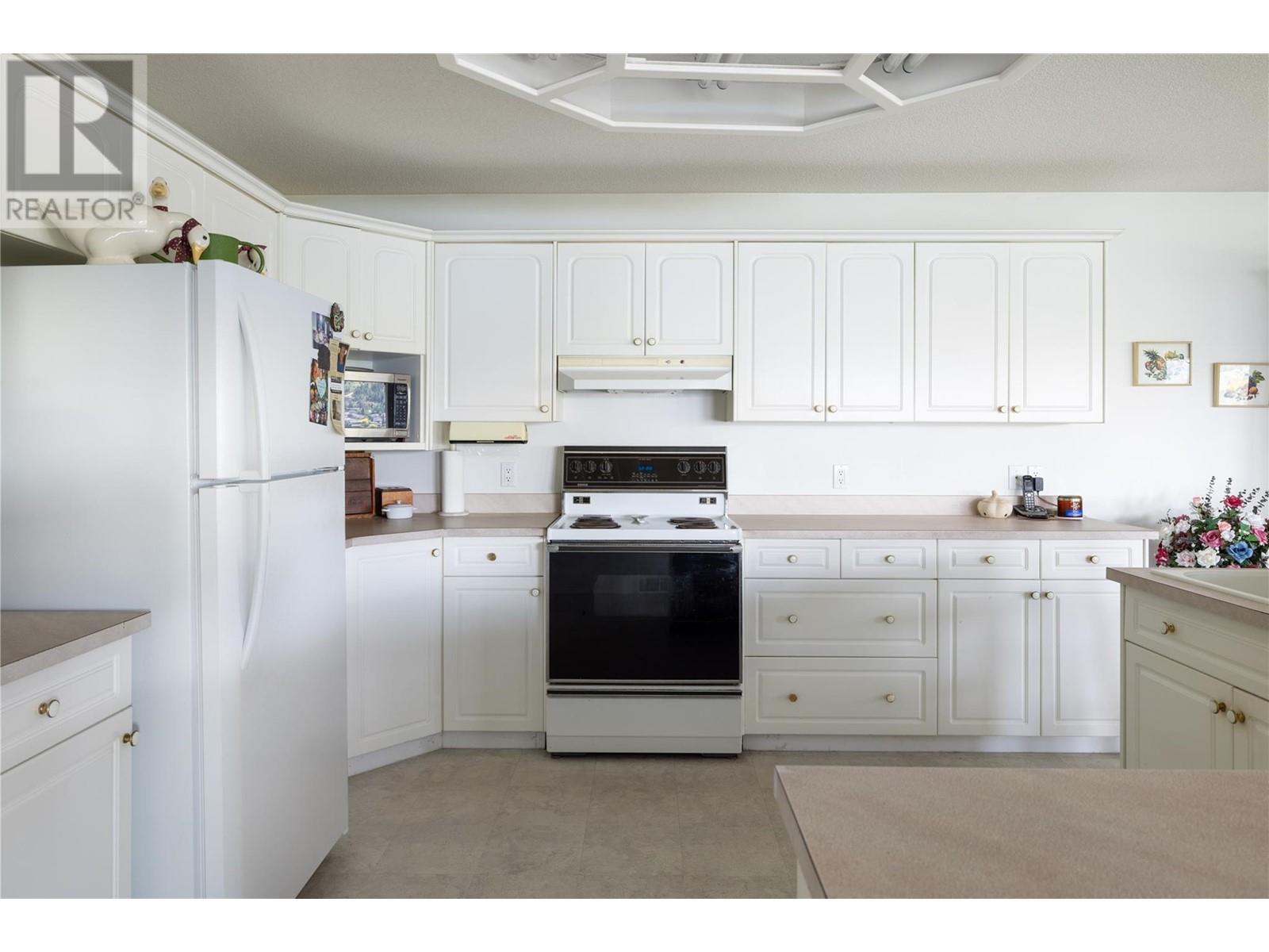 8827 Michael Drive, Coldstream, British Columbia  V1B 2P5 - Photo 39 - 10350974